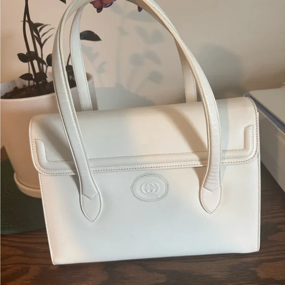Authentic Gucci Elegant White Leather Shoulder Bag - Picture 1 of 10